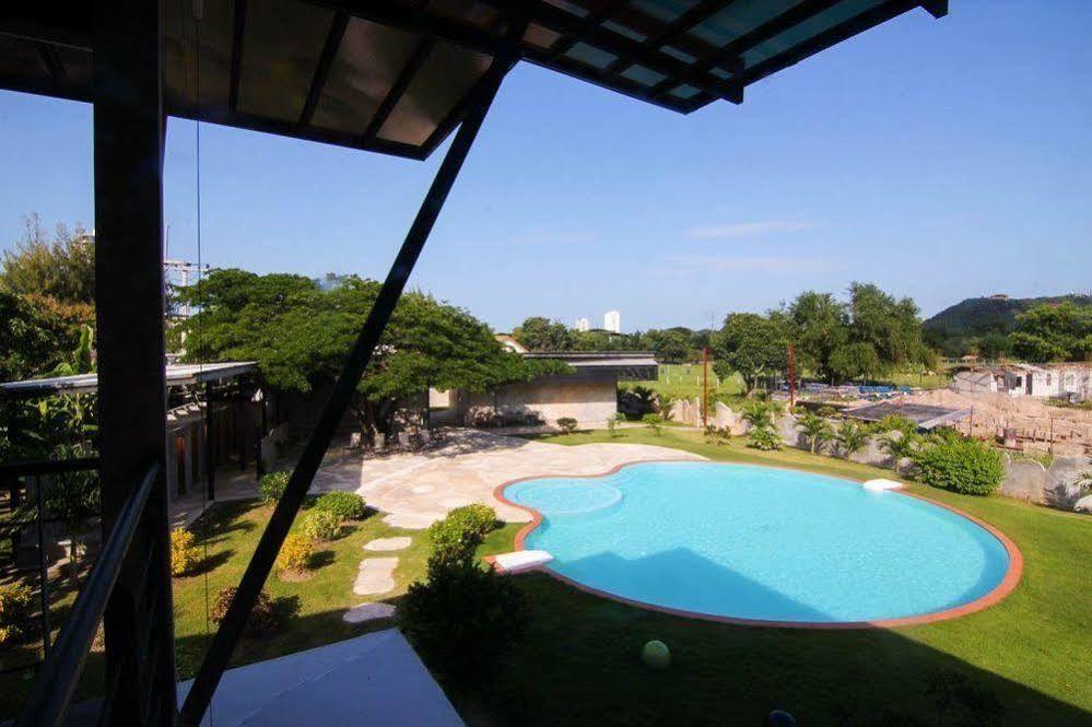 Hotel Naidee Sculptured Huts HHQ Exterior foto