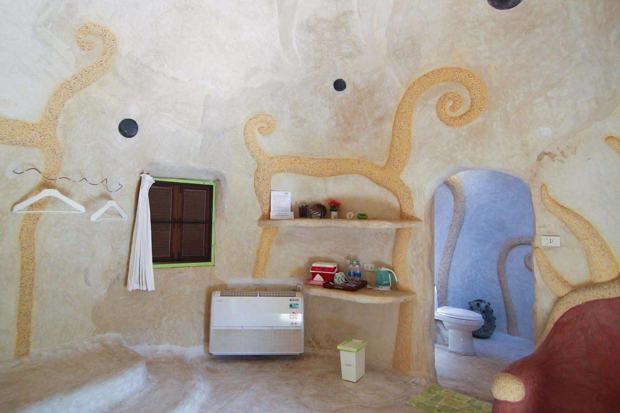 Hotel Naidee Sculptured Huts HHQ Exterior foto