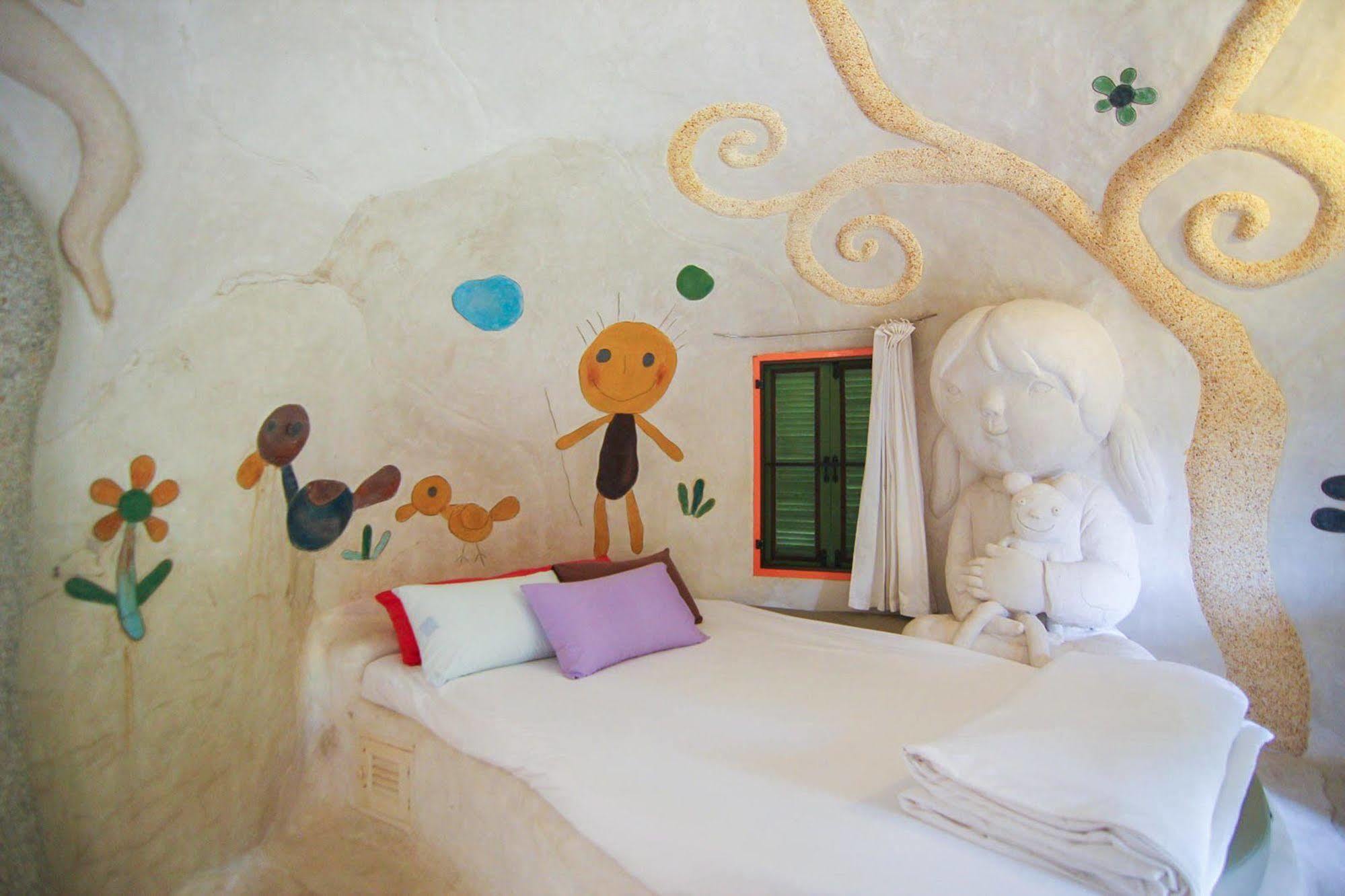 Hotel Naidee Sculptured Huts HHQ Exterior foto