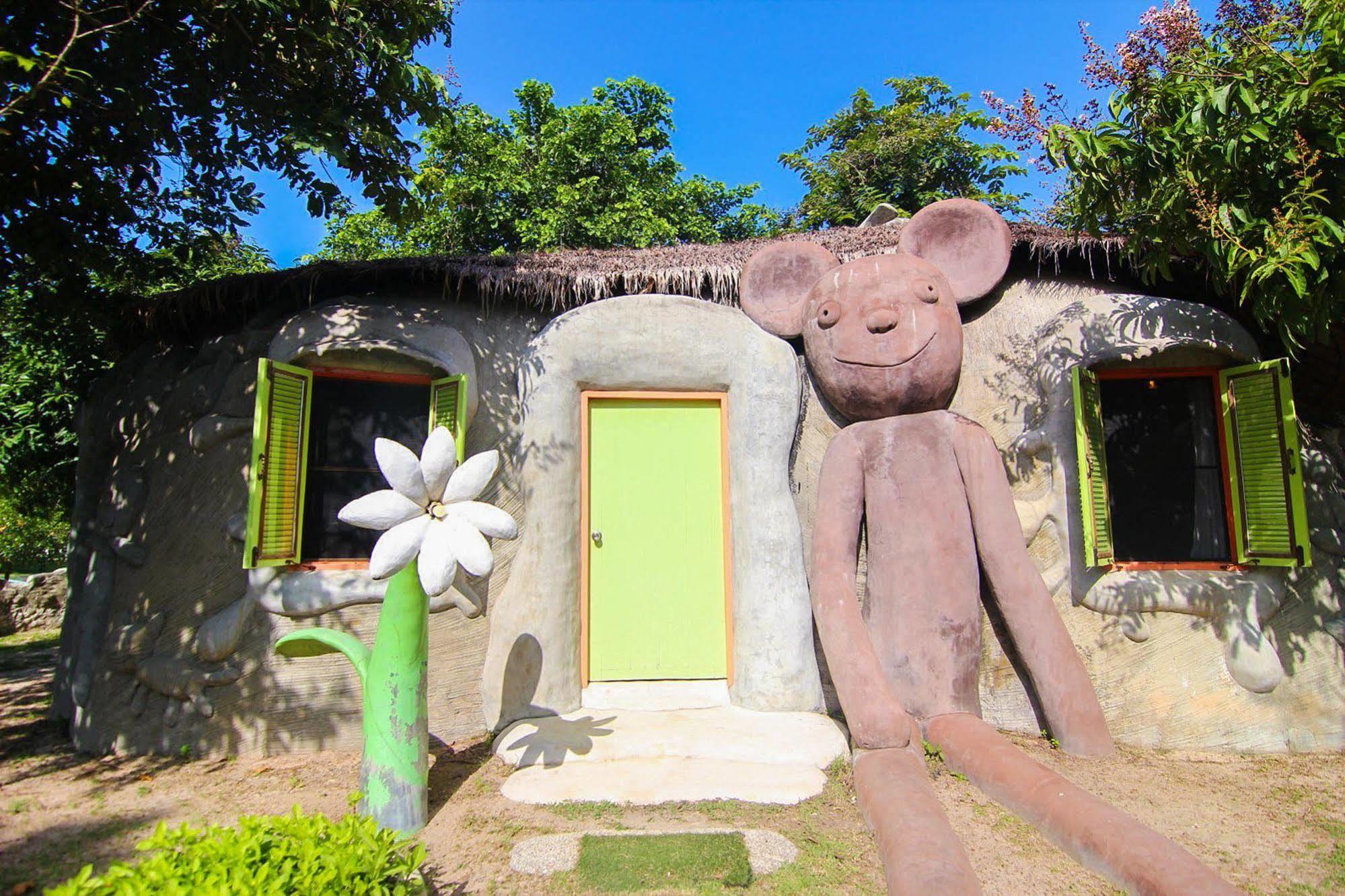 Hotel Naidee Sculptured Huts HHQ Exterior foto